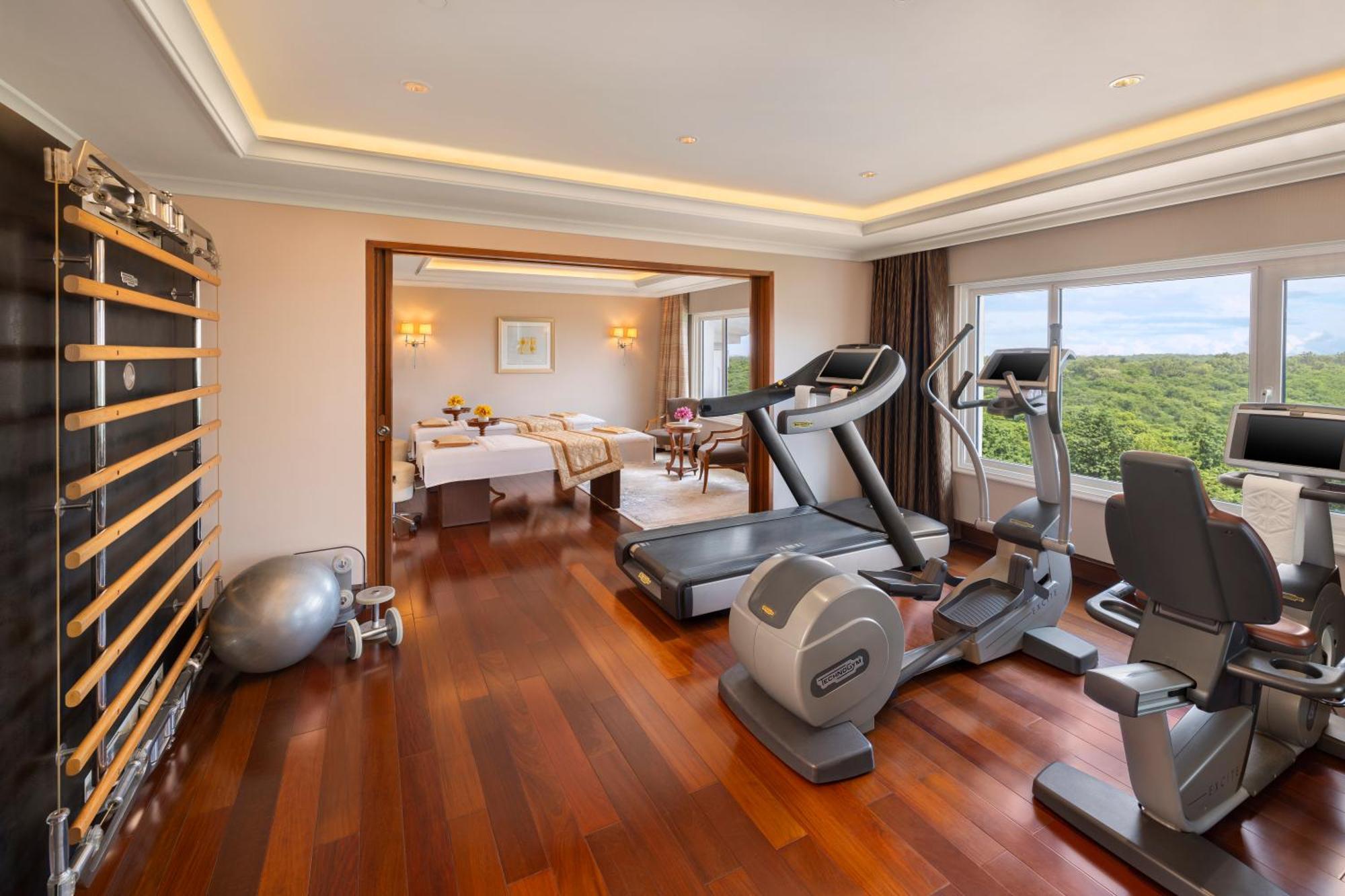 Taj Palace, New Delhi Hotel Buitenkant foto The gym at the Mandarin Oriental, Munich